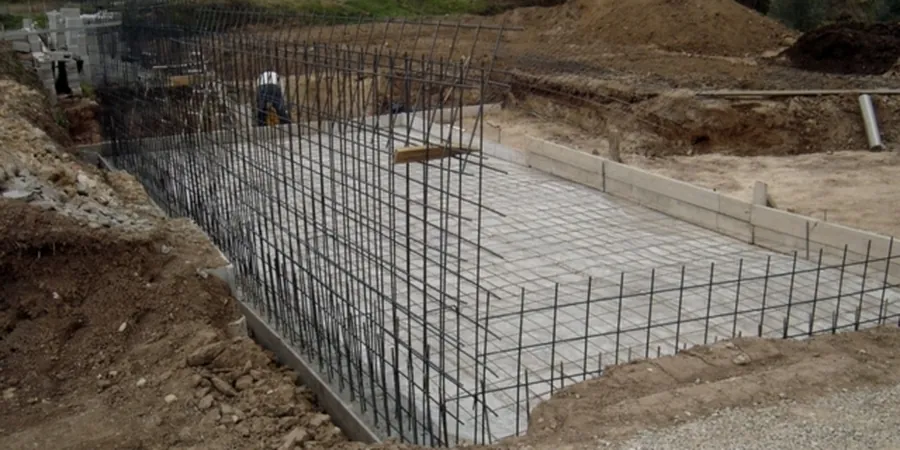 Diseño de Cimentaciones Superficiales en Arica: Suelos Salinos y Sismicidad